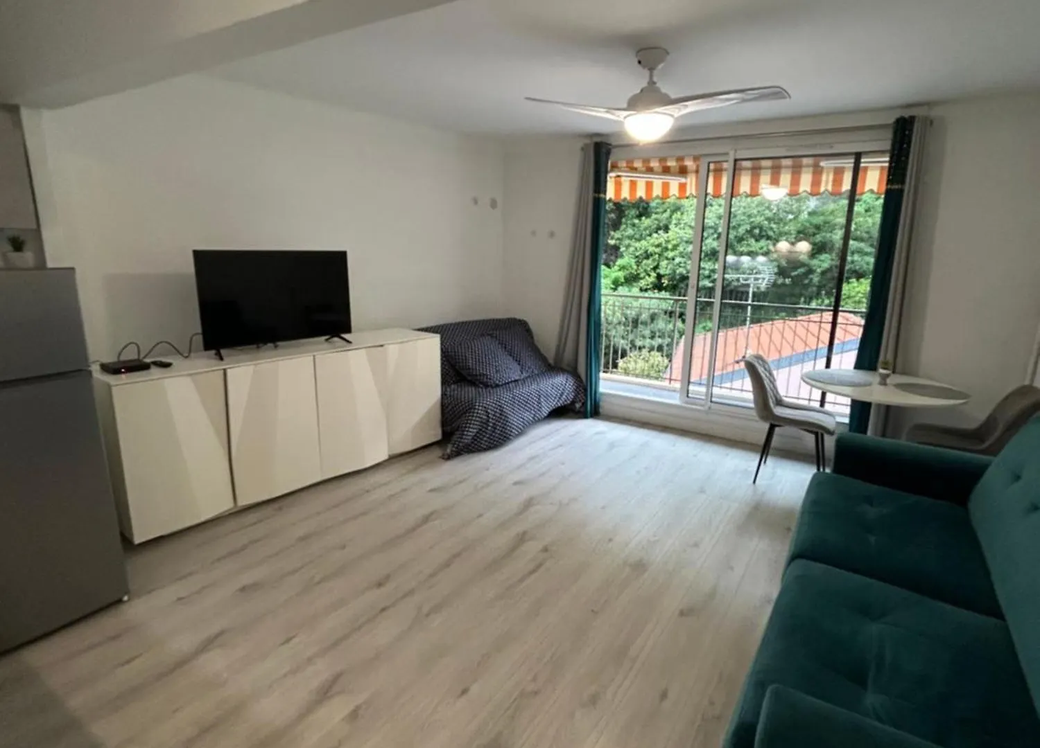 Grand Studio Lumineux Et Fonctionnel 4 Couchages Gare Routiere マントン